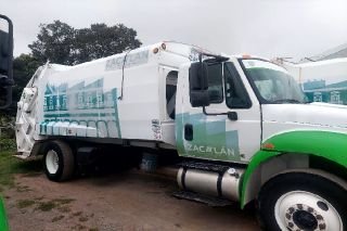 Manos solidarias apoyan a Chignahuapan: Zacatlán recolecta la basura ante conflicto municipal