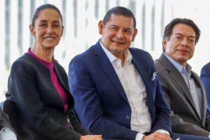 Claudia Sheinbaum reconoce trabajo de Sergio Salomón y desea éxito a Alejandro Armenta en histórica transición en Puebla