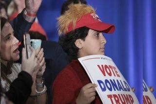 Los “Joes superfans” que siguen a Trump donde quiera que vaya